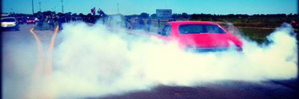 AutosConClase's tweet photo. Chevi quemando. Enfierrada hasta las muelas! ✌😎 #AutosConEstilo👑 https://t.co/3eKSwYoxts