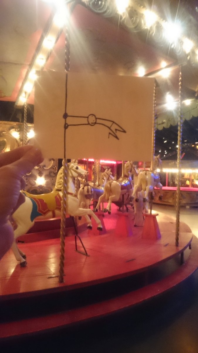MuseeArtForain's tweet photo. On #loveMW au @MuseeArtForain #elyx qui s'amuse sur  le manège de chevaux de bois  #MuseumWeek #elyxparty https://t.co/EEtslGr7xZ