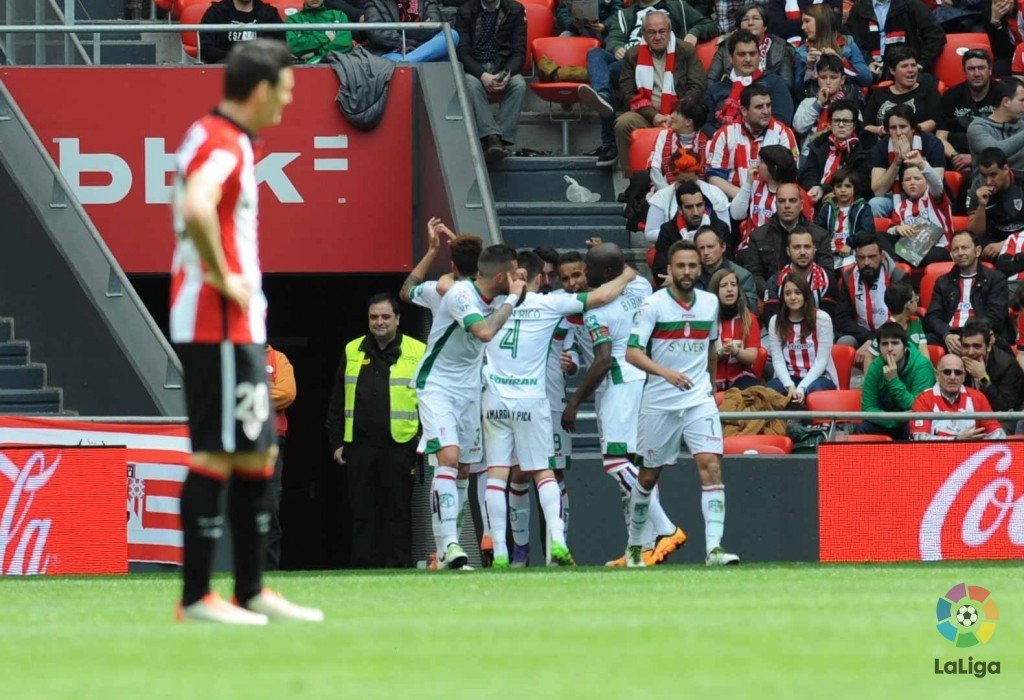DGranadaAlCielo's tweet photo. #RevistaDePrensa || Así han visto el #ATHvGCF en @ideal_granada > https://t.co/sqQCabM254 Peñaranda vuelve a sonreír https://t.co/Srds7pcBEL
