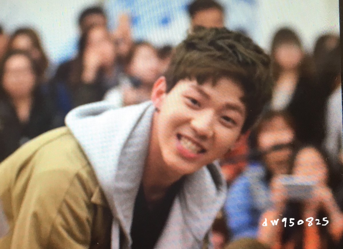 dw950825's tweet photo. 160303 코엑스몰 버스킹 오늘 수고했어여 😊😚  #유도운 #데이식스 #Dowoon #DAY6 #DAYDREAM https://t.co/rC1C4TaQMd