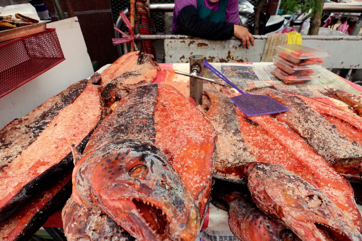 PieraChen's tweet photo. Salted silver carp at Beigang #Taiwan #lpintaiwan #travel #lonelyplanet #台灣 #台灣旅遊 @lonelyplanet #lpworldeats https://t.co/C7q6WSn4V4