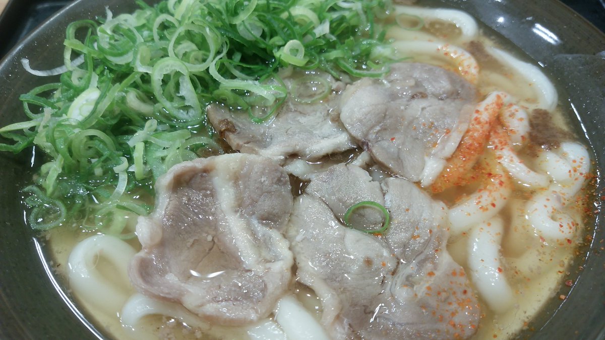 doremi369's tweet photo. 博多駅の「牧のうどん」で鴨うどん🍜因みに鴨うどんの場合はスープが違うらしく、追加のヤカンスープは付かないらしいです。 https://t.co/bJMJeL2lfa