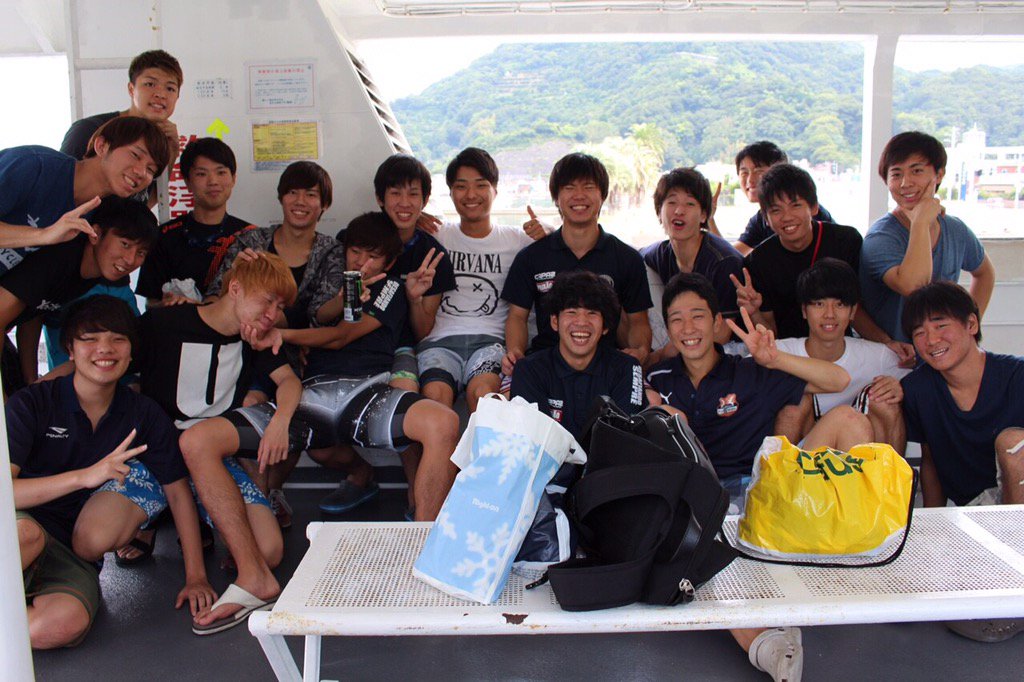 中央大学 Fc Brooklyn 夏と言えば海 船 美女 水着 ブルックリンは合宿でもアツイです みんな笑顔がいいですね こんな楽しい合宿ができるのも大学生のうちです 是非ブルックリンで一緒に楽しみましょう ブルックリン 夏合宿 T Co