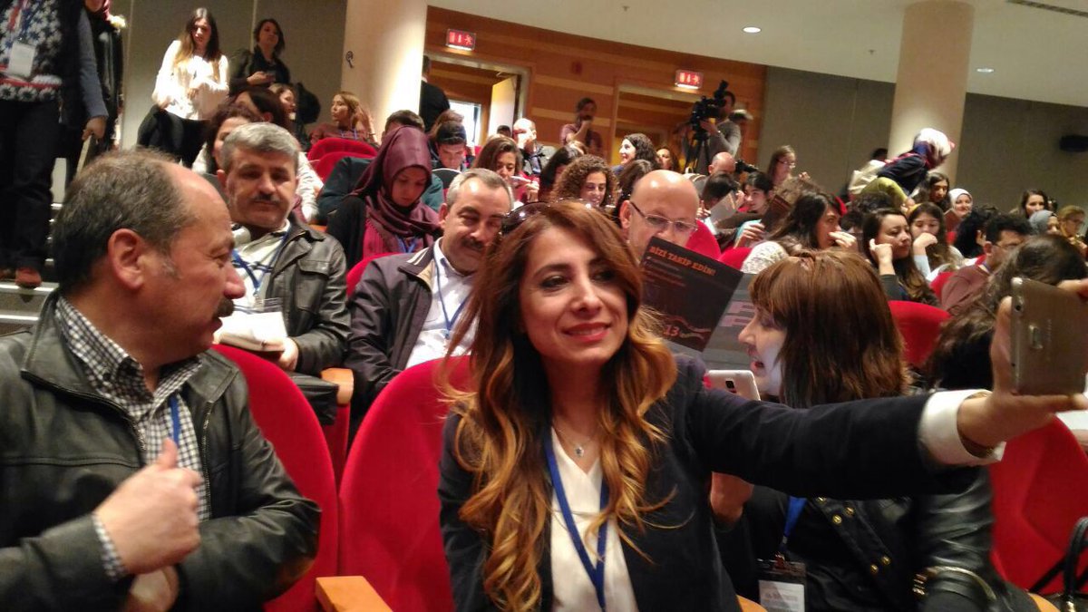 SuleZoglu's tweet photo. #IOK2016 Egitimde İyi Örnekler de Çanakkale ekibi. https://t.co/jKBTM1eKK3