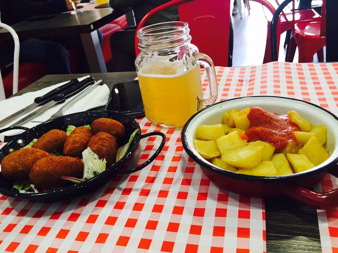Comiendo en @paparazzialella de @enricbayon 😍😍😍😍 Q riiiiiiico todo!!!!!! https://t.co/G3SAQZHBsm<a class="tags" target="_blank" title="On Twitter" href="/?out=eyJ0eXAiOiJKV1QiLCJhbGciOiJIUzUxMiJ9.eyJpYXQiOjE3MjMwMjgxODcsImlzcyI6InR3cG9ybnN0YXJzLmNvbSIsIm5iZiI6MTcyMzAyODE4NywiZXhwIjoxNzU0NTY0MTg3LCJyZWRpcmVjdF91cmwiOiJodHRwczovL3R3aXR0ZXIuY29tL3BhcGFyYXp6aWFsZWxsYSJ9.zdhZdlXIUlVNQNKSx6QBltJnAbaZGzyNA0XLe5TDxeRTjv6JpFPtWc_sztSoigWJLbddPK7MfIRONc2PQ3MTyg">@paparazzialella</a><a class="tags" target="_blank" title="On Twitter" href="/?out=eyJ0eXAiOiJKV1QiLCJhbGciOiJIUzUxMiJ9.eyJpYXQiOjE3MjMwMjgxODcsImlzcyI6InR3cG9ybnN0YXJzLmNvbSIsIm5iZiI6MTcyMzAyODE4NywiZXhwIjoxNzU0NTY0MTg3LCJyZWRpcmVjdF91cmwiOiJodHRwczovL3R3aXR0ZXIuY29tL2VucmljYmF5b24ifQ._X_M0pw5GYBhHhB3VDtr6pnPKt8IWYd4yYYm2KYg8Wtyi922MV595eqRQu8ImEQ7uZYJQ3HkSEal7BBsDyOqnw">@enricbayon</a><a href="/tag/masterchof"class="tags"><span>#masterchof</span></a>