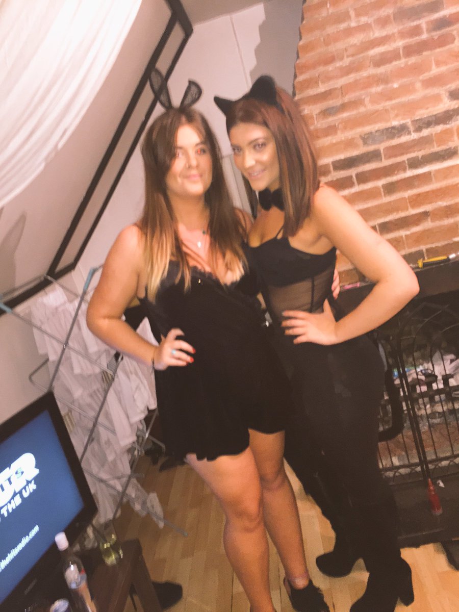 andyypandyyyy's tweet photo. I cannot believe you are leaving me in a couple days @Keelinhannah and all for German sausage, I will cry forever🌏😔 https://t.co/iAXTQ4yYAY