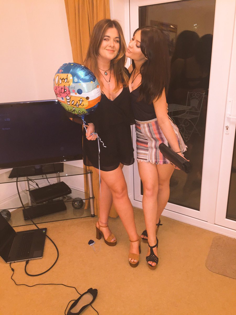 andyypandyyyy's tweet photo. I cannot believe you are leaving me in a couple days @Keelinhannah and all for German sausage, I will cry forever🌏😔 https://t.co/iAXTQ4yYAY