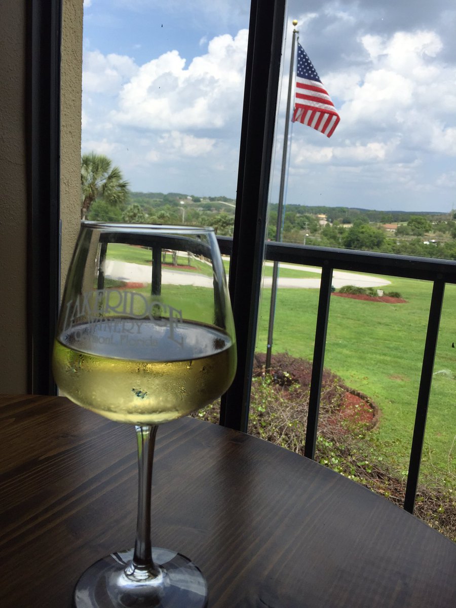 katkosmala's tweet photo. Life gives you lemons you find wine.#detours #trafficformiles #lakeridgewinery #alwaysanadventure https://t.co/uzc81gBNYL