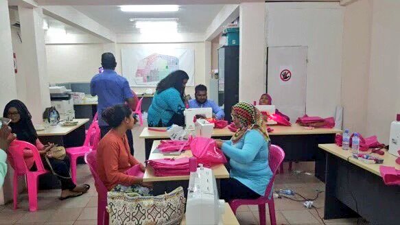 Yameen2O23's tweet photo. #LiveUpdate
#MahaasinthaBaaAtolhah
Fahuge thahyaareethah #baaru speed gai kuriyah🏻"
#RaeesYameen2018 https://t.co/Ra2zcqsRPs