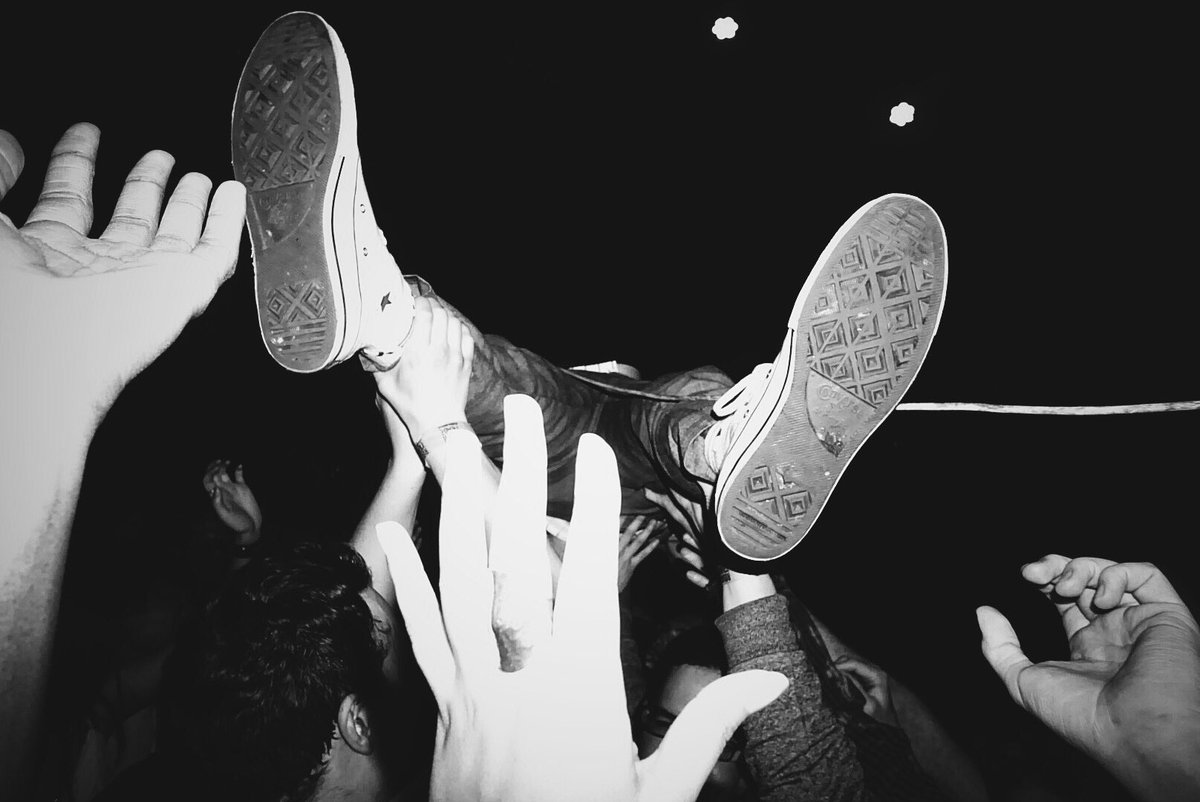 nikkiveefoto's tweet photo. ⚡️lavesssssss!!!! #Slaves #areyousatisfied #RoughTrade #Brooklyn #NYC https://t.co/a8cse226lv