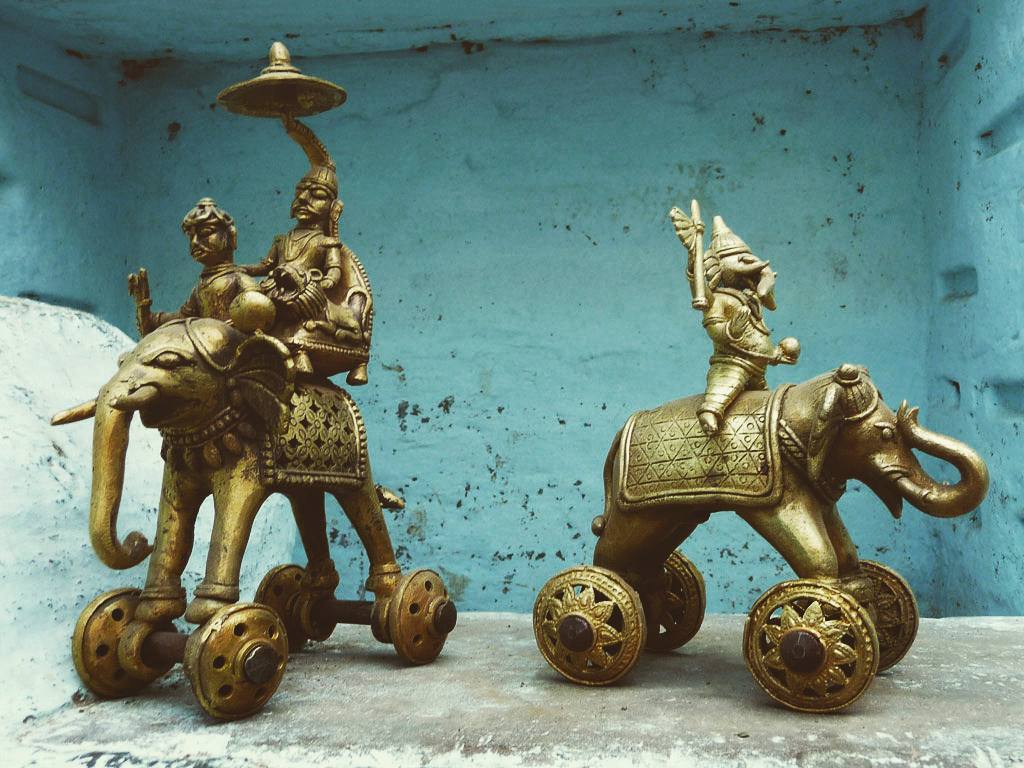 Gaathacrafts's tweet photo. #bellmetalcraft #Brass #lostwaxcasting #bellmetal #Gaatha #madhyapradesh #craftsindia #handmadewithlove #handmad… https://t.co/cFQqxlAP0X