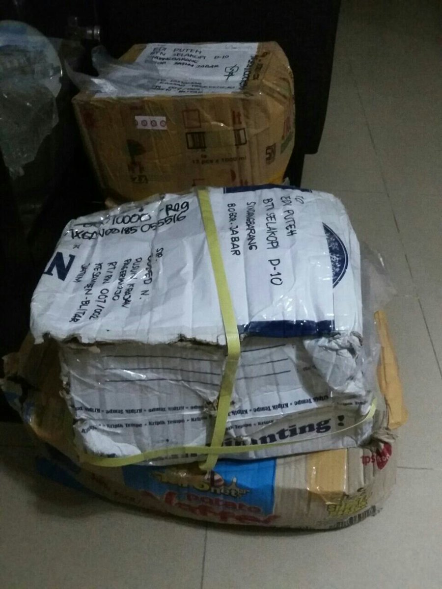 mmaghfiroh's tweet photo. @jnecare bagaimana pertanggung jawaban JNE atas paket kami yg rusak parah? https://t.co/IiRXAVuboE