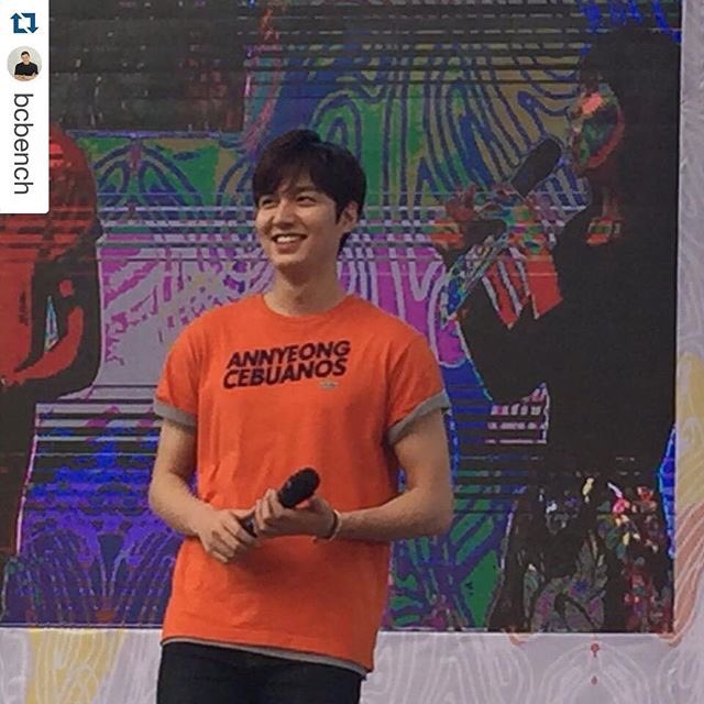 TheLeeMinHoPh's tweet photo. 160403 Lee Min Ho fun meet in Cebu
#LMHLoveLocal
#LMHLovesBench
#LiveLifeWithFlavor
© as tagged https://t.co/SYeuIky75Z