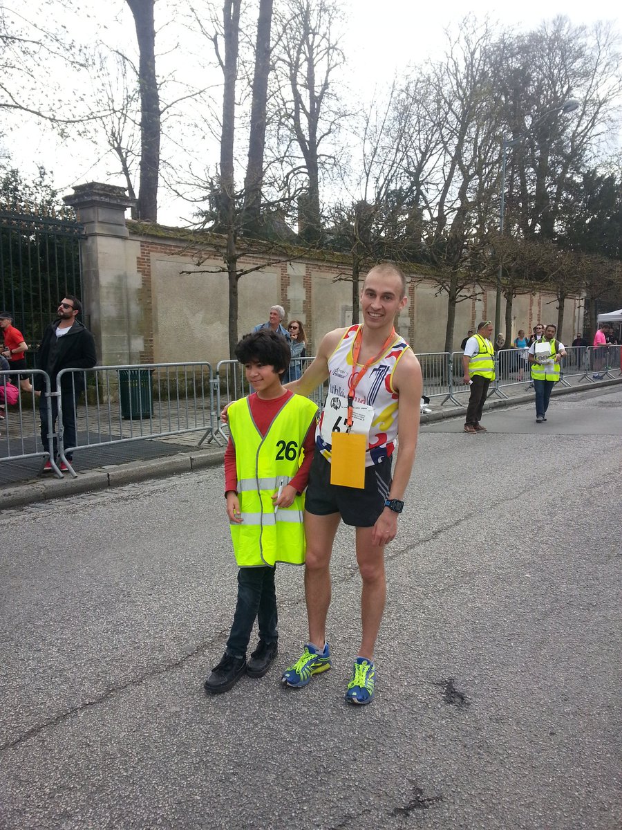 VilledeFbleau's tweet photo. Le vainqueur du 10km @Foulee_Fbleau #fif2016 https://t.co/Ak2N6OTaRj