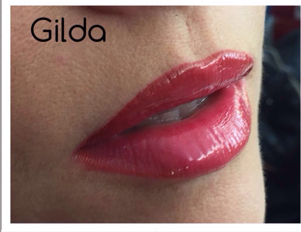 GildaLaPelicula's tweet photo. [#LOOK #GILDA] Prueba de make up de #NataliaOreiro. Viví el día a día del rodaje de #GildaLaPelicula https://t.co/vF0l0ocyIo