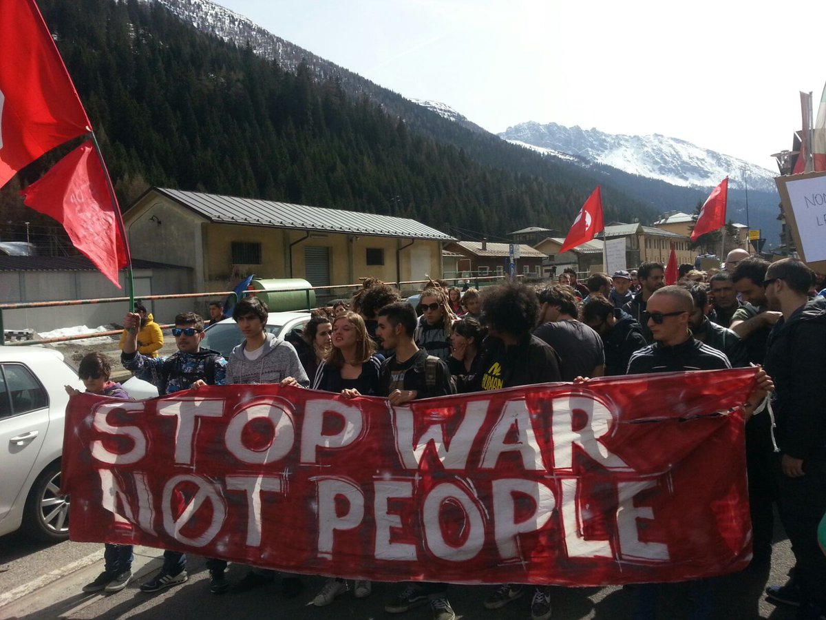 Demo at #Brennero border against #UE immigration policy. No nation No border Stop deportation