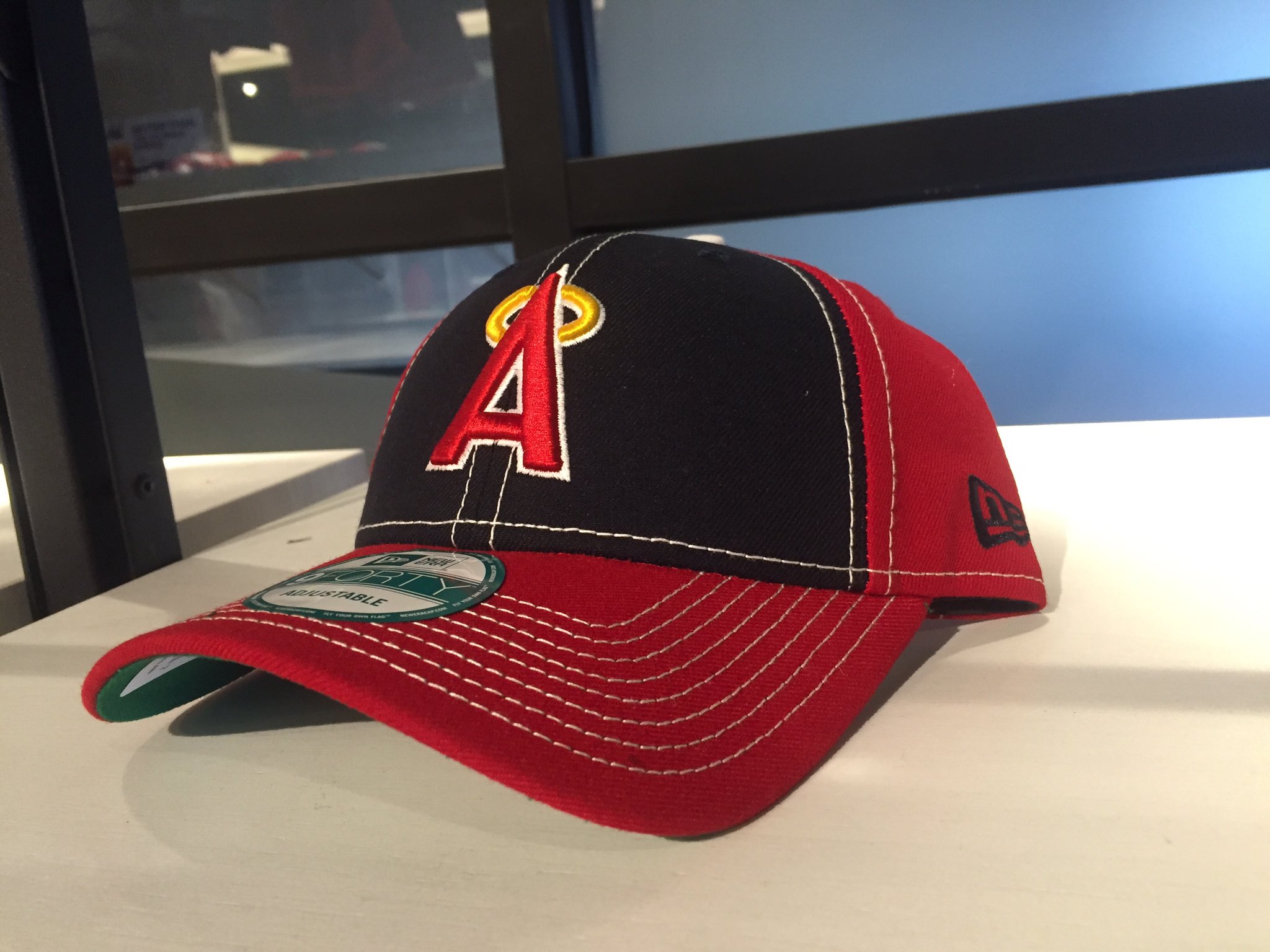 Los Angeles Angels on X: Last chance to snag a free @NewEraCap in