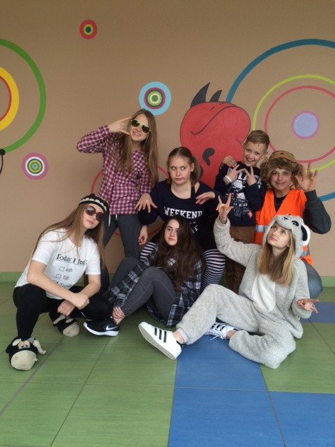 Ģērbšanās stils "Brīvais lidojums" 01.04.2016. facebook.com/balozuvidussko…