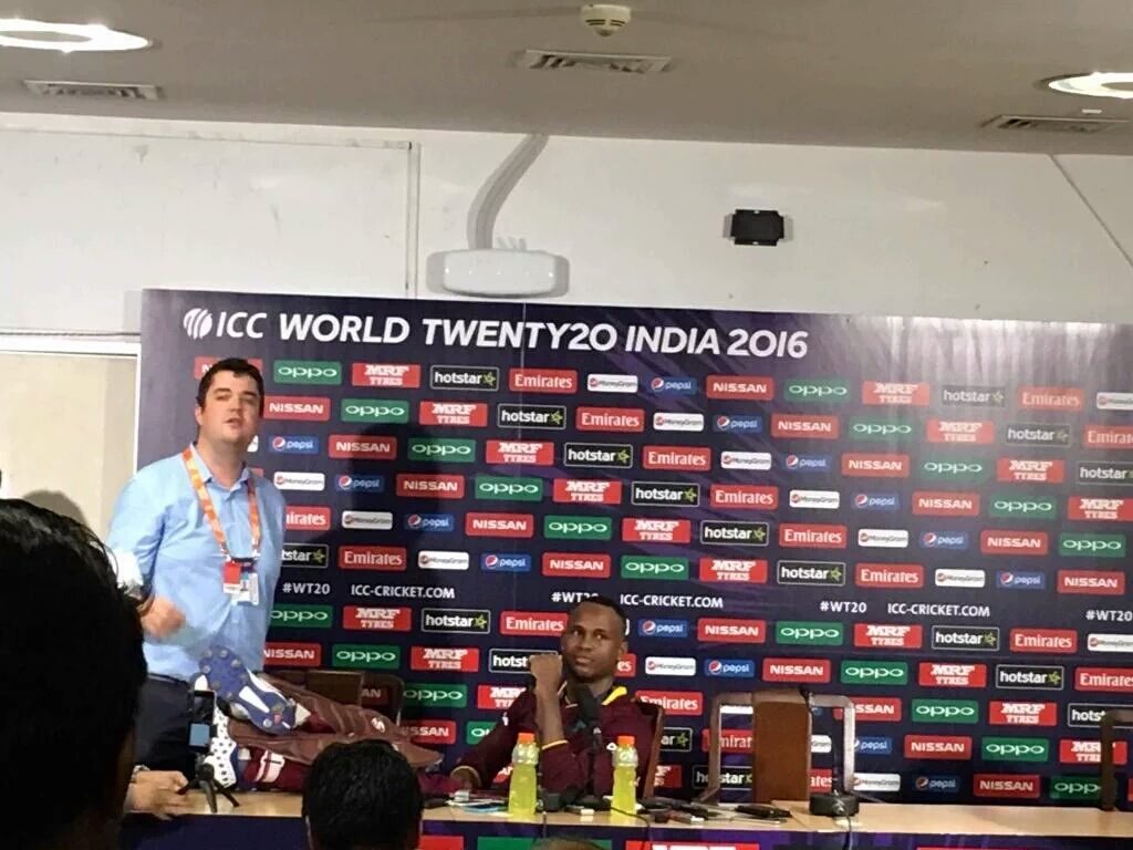 HaramiParindey's tweet photo. Naam - Marlon Samuels

Baap ka naam - Philip Samuels

Maa ka naam -  Dephne Samuels

Gaanv -  Jamaica https://t.co/xdSA0BUh3h