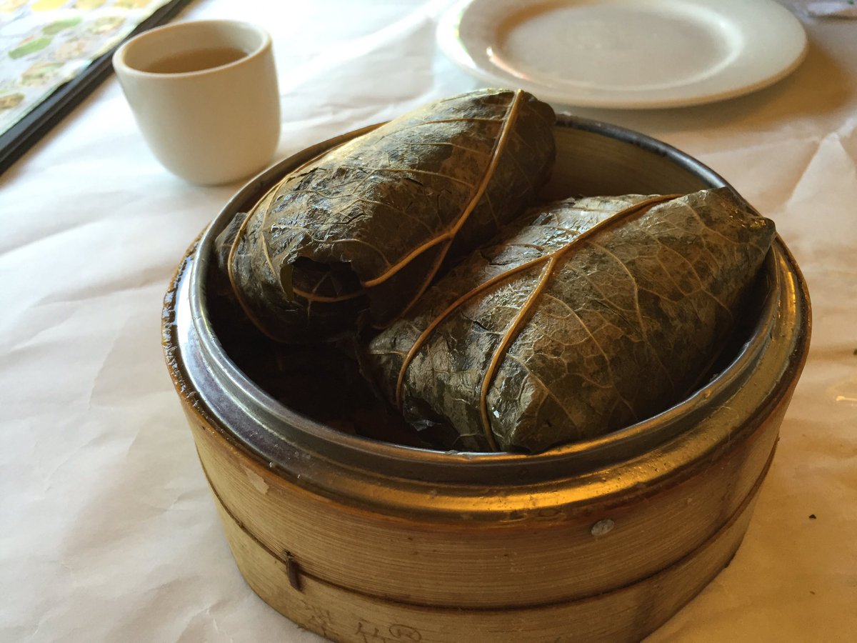 SchadenJake's tweet photo. Dim sum @TripleCrownChi. All kinds of stuff going on at our table @januarijai #dimsum #chicago https://t.co/RDl8x8BQTk