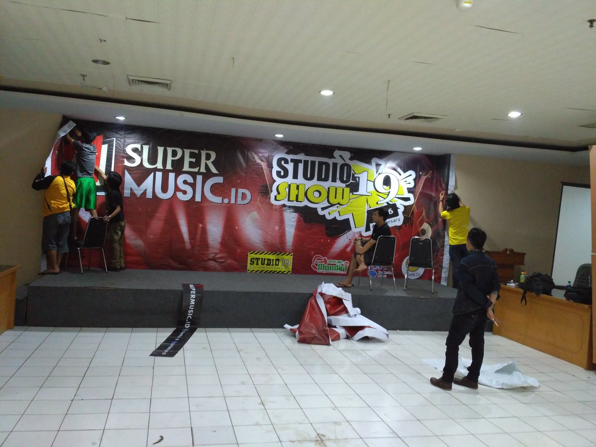 Cafe19 (@cafe19_clg) on Twitter photo 