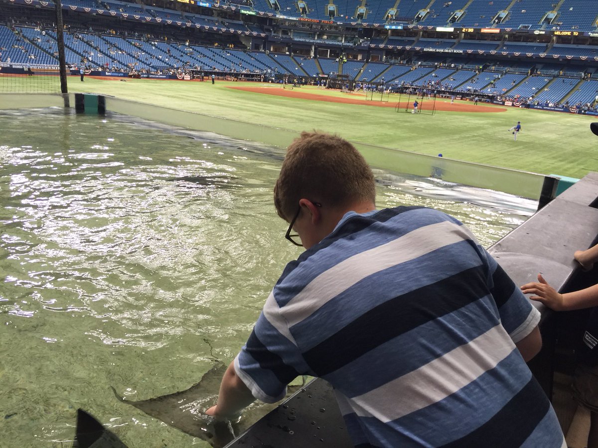 COSRealty's tweet image. #OpeningDay watching #RaysUp