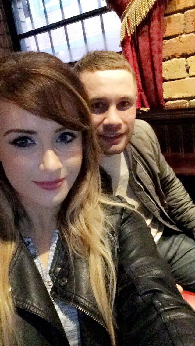 Successful gig at the <a href="/HarpBarBelfast/">Harp Bar Belfast</a> and look who's here to see me! 😎😎 <a href="/RealCFrampton/">Carl Frampton MBE</a>