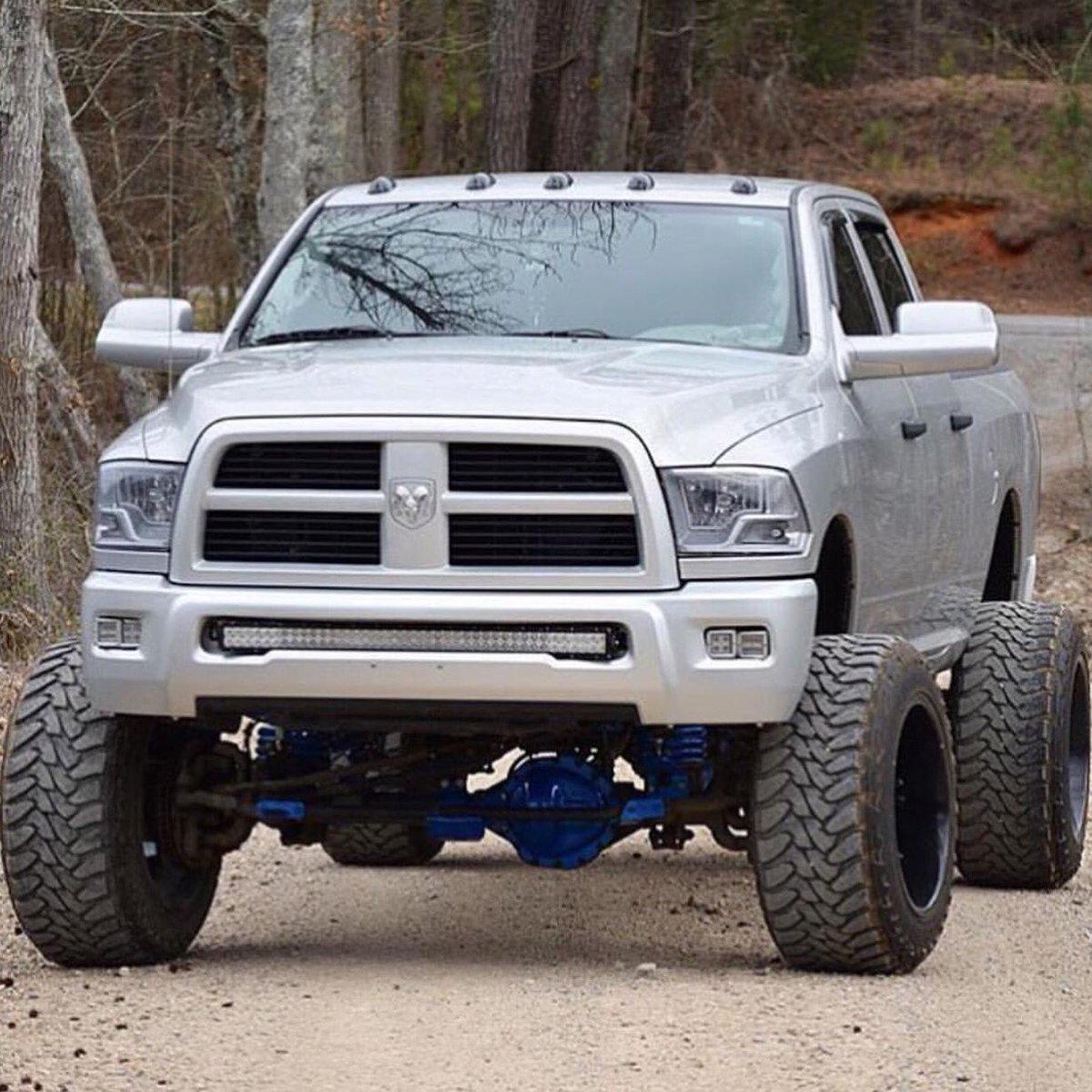 alloffroading's tweet photo. #Ram https://t.co/HLINEql6Bg