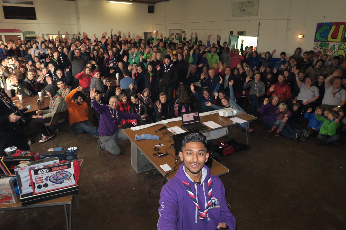jagzbharth's tweet photo. Teamwork, dedication & hours of fun! A pleasure to support London @monopoly_run with over 1000 @scouts #monrun16 https://t.co/4tzZKs6TAr