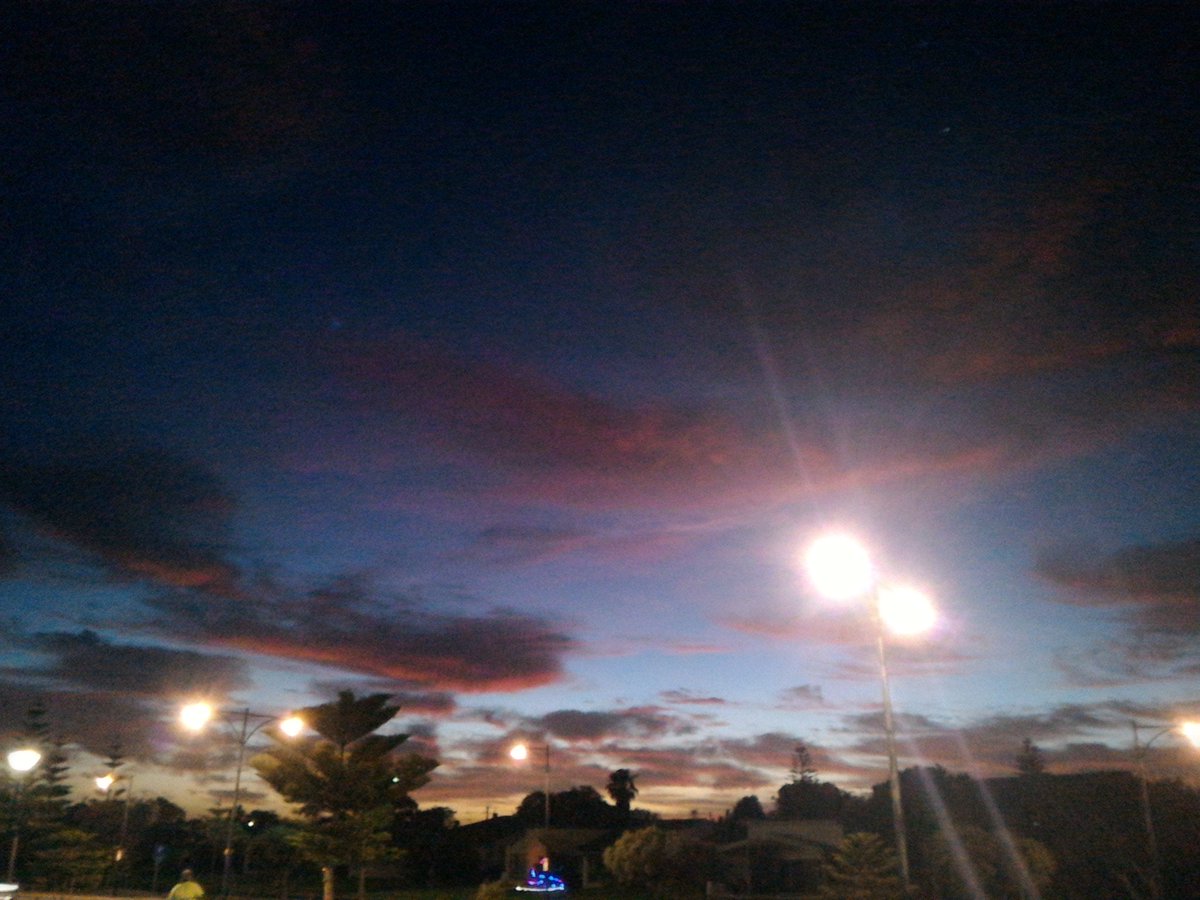 jjhsrm's tweet photo. Woke up at 3.45am for sunrise and god, it was absolutely gorgeous. 😍❤🌅 https://t.co/tIocUTvjF2