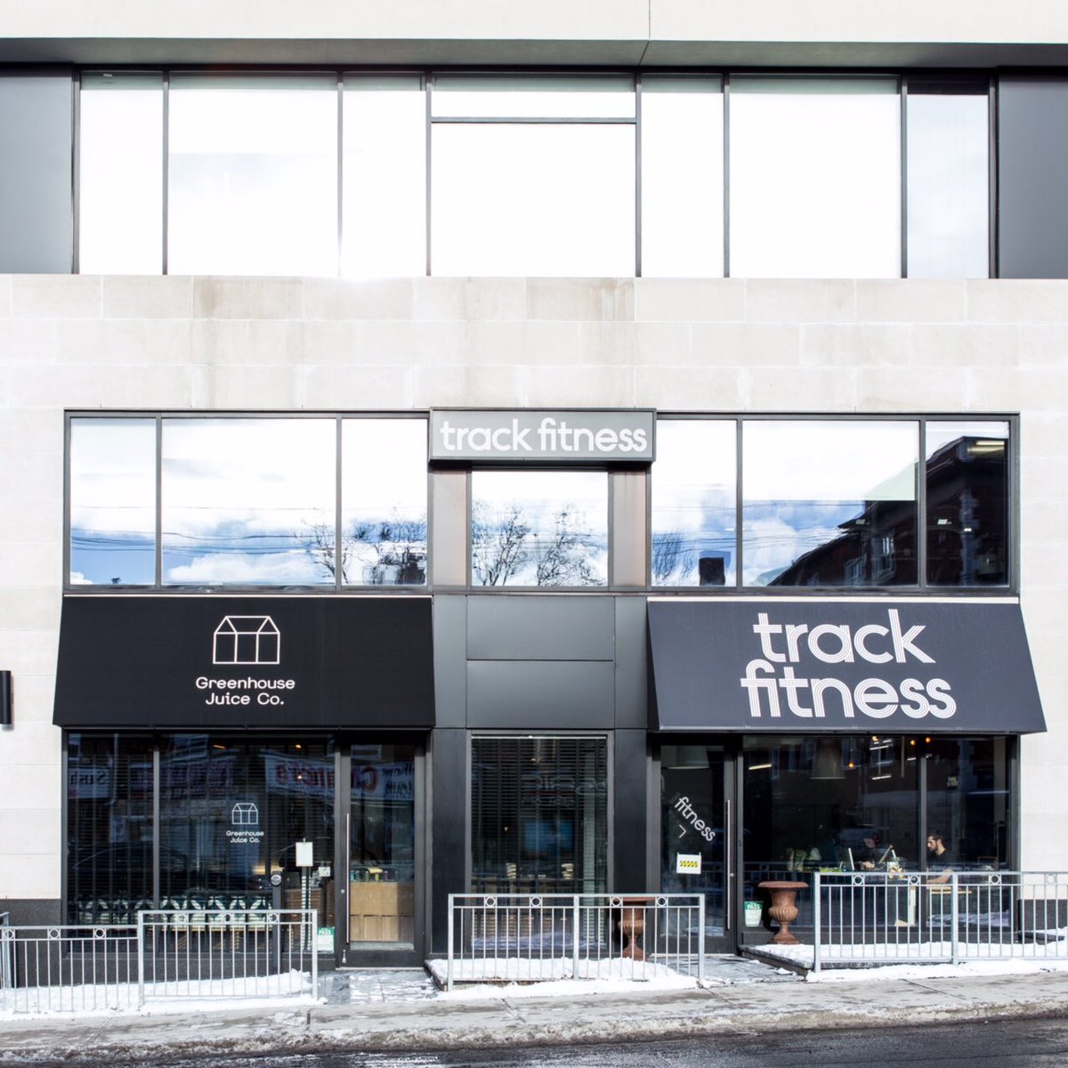 GHJuiceCo's tweet photo. Don't let a little snow throw your Sunday off Track... Come visit us and @TRACKFITNESS at 328 Lonsdale Road!❄️ https://t.co/uPb1k1TOmF