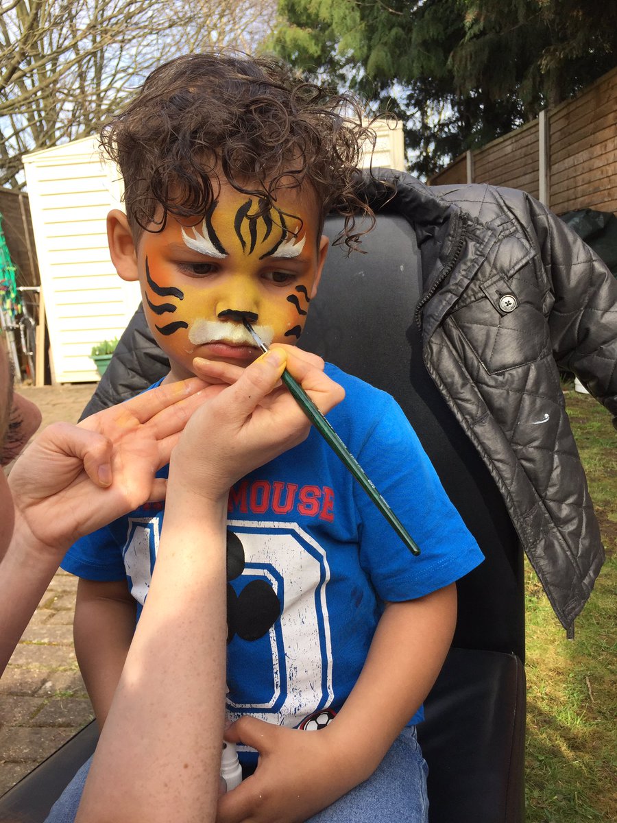adeilig's tweet photo. And to make the experience even better @ lordofthefries2 my kids are having beautiful face paint by Francesca!💓 https://t.co/fM1GS1O2ic