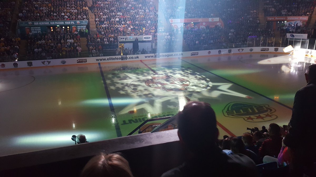 markl_17's tweet photo. Sold out NIC for the #POFW2016 Atmosphere building nicely for the last game of the year #blazetowin ๐๐๐๐ https://t.co/W6MzGIkE7R