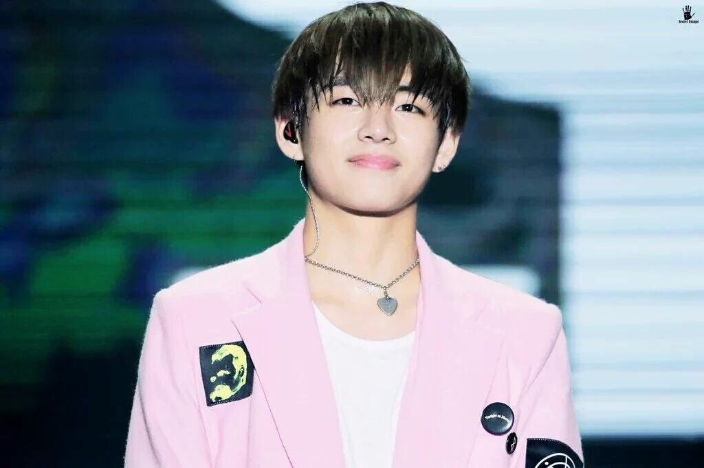_kpopships's tweet photo. i ship you with changkyun, mark and taehyung 💕 https://t.co/T2WT8iAlhR