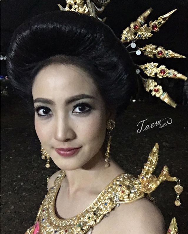 งานประเพณีขึ้นเขาพนมรุ้ง ปี 2559 ค่ะ ☺️ ขออนุญาตเจ้าของรูปภาพนะคะ