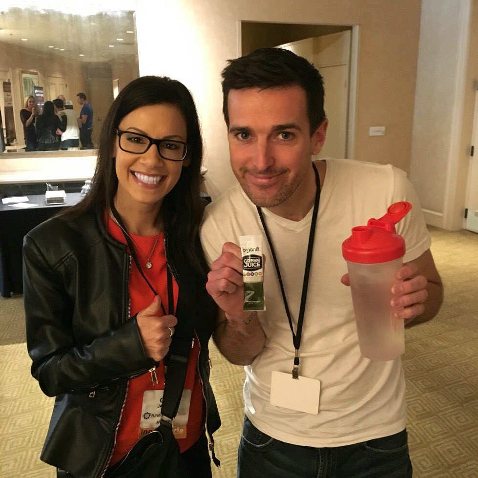 JuicePhilosophy's tweet photo. @JosephRanseth @OrganifiJuice that's awesome!! Love how social media brought us together! Great to meet you #FHL2016 https://t.co/F8VvJ0rqh1