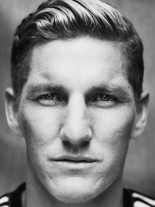 "Dejar de jugar al fútbol por miedo de hacerlo mal, es como vivir con miedo a morir" - Bastian Schweinsteiger