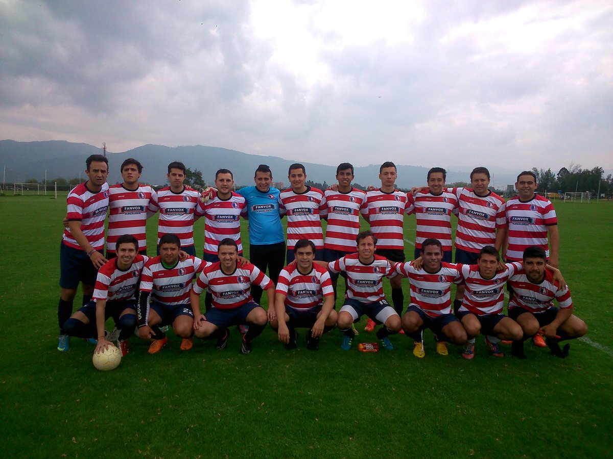 FanVox_es's tweet image. Hoy con Kaisen en el campeonato Xcoli del #FútbolAmateur en Bogotá - Aquí se juega un #FútbolJusto y todos comparten