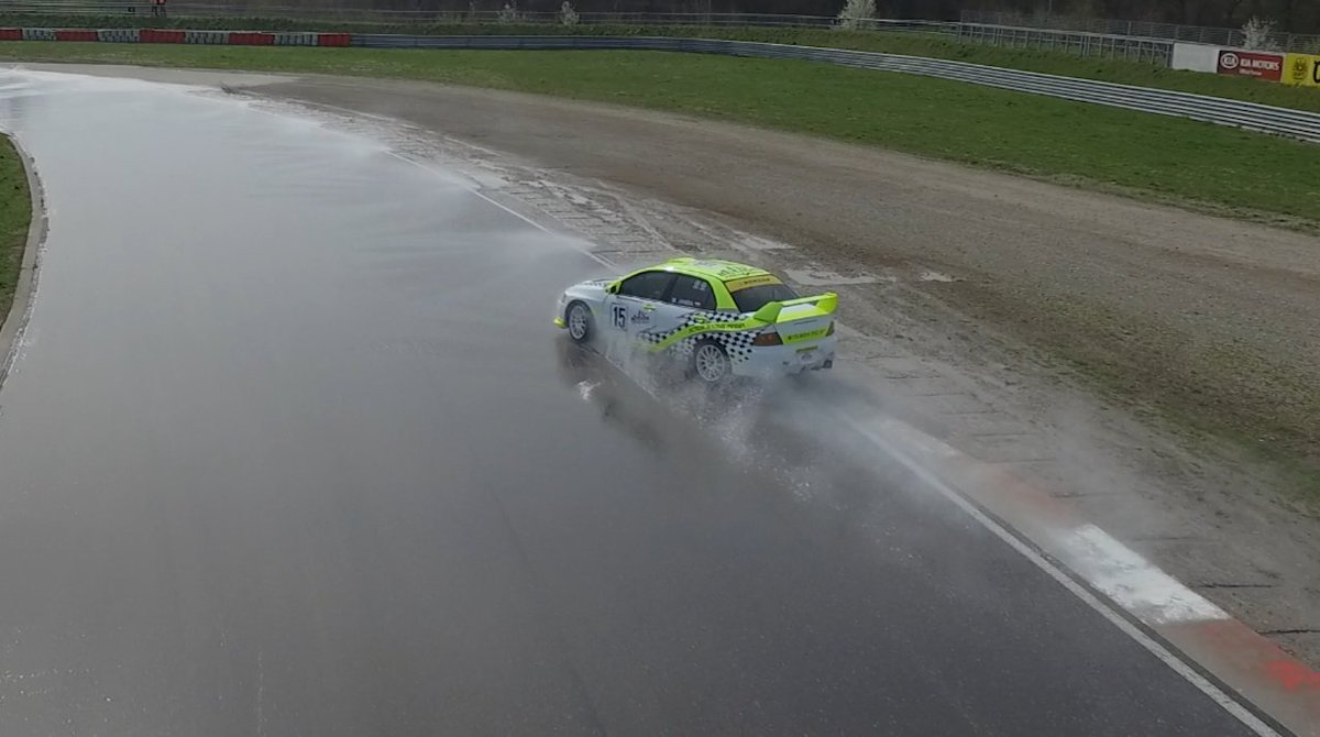 FlycamAustria's tweet photo. herrliche Aufnahmen - perfektes Wetter..... Videoausschnitte folgen #wachauring #driftchallange https://t.co/xbJp07XjAl