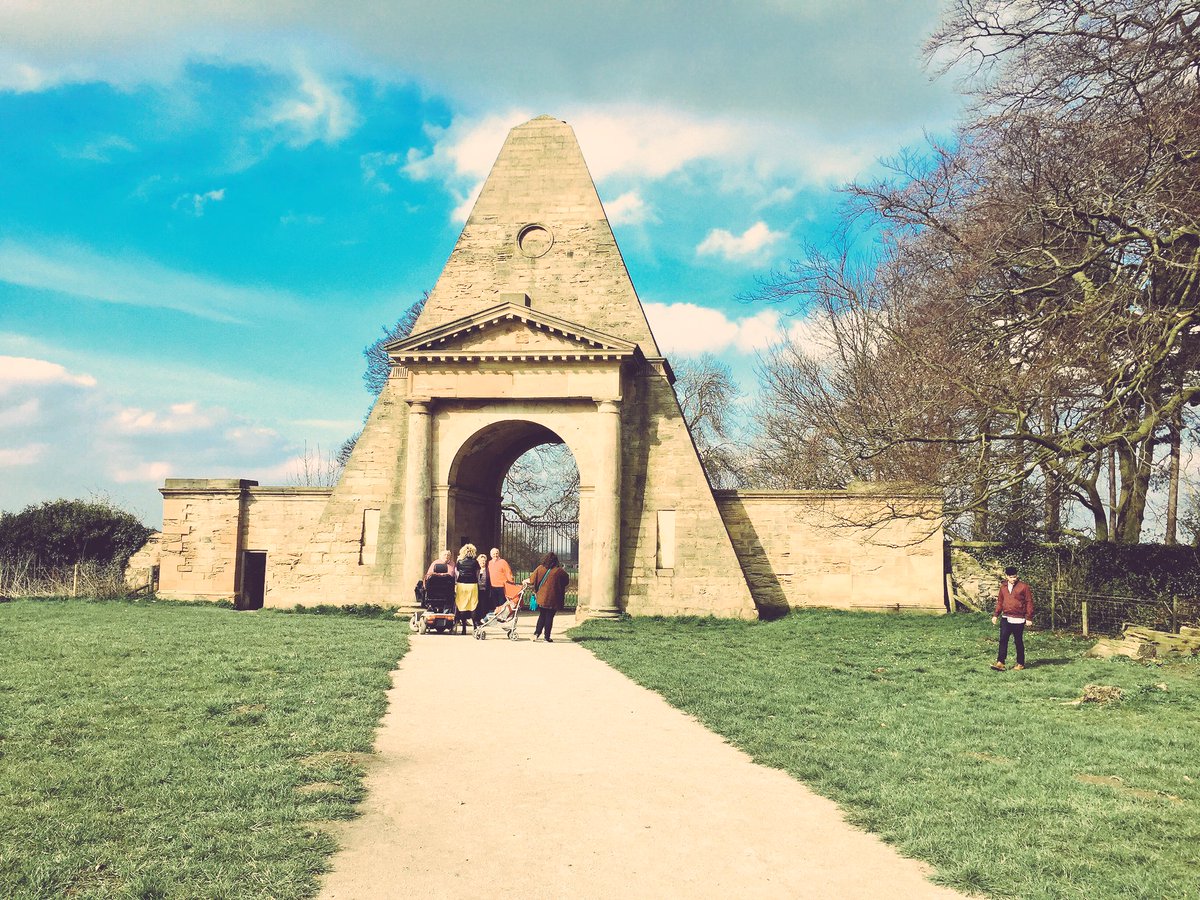 Today's setting! Too many dead ends, but it does make a fab weddingvenue! #greatoutdoors #yorkshirerunning #runchat