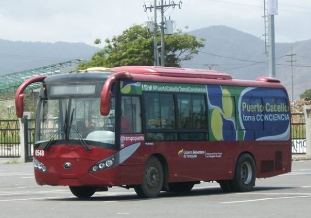 Transpopuerto's tweet photo. Transpopuerto es el único servicio de transporte en la ciudad que sigue operando los domingos con todas sus unidades https://t.co/jQPDywfnOD
