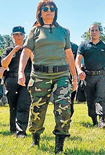 CfIWeFFW4AAI1Ra.jpg:large