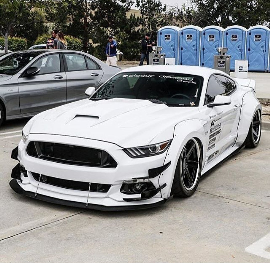 RidesAmazing's tweet photo. Wide body stang https://t.co/ttrR6tAsK6