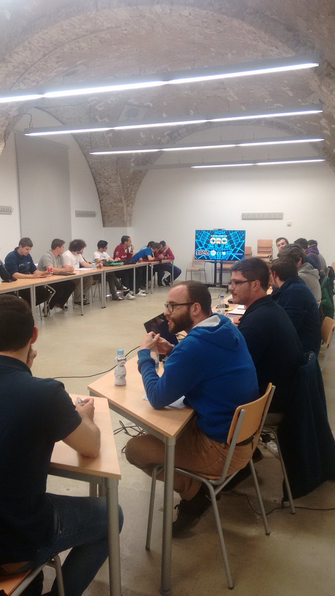 TelecoLANParty's tweet photo. Nos encontramos en la sesion de balance de la #TLP8 . Queremos mejorar para ediciones posteriores. https://t.co/vDSSv7jWLP