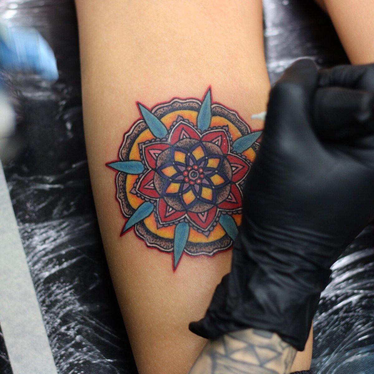 jerrickallen's tweet photo. My new apprentice..( tattoo 4 tips ) inbox me for more details ! https://t.co/T6jlDPILDu