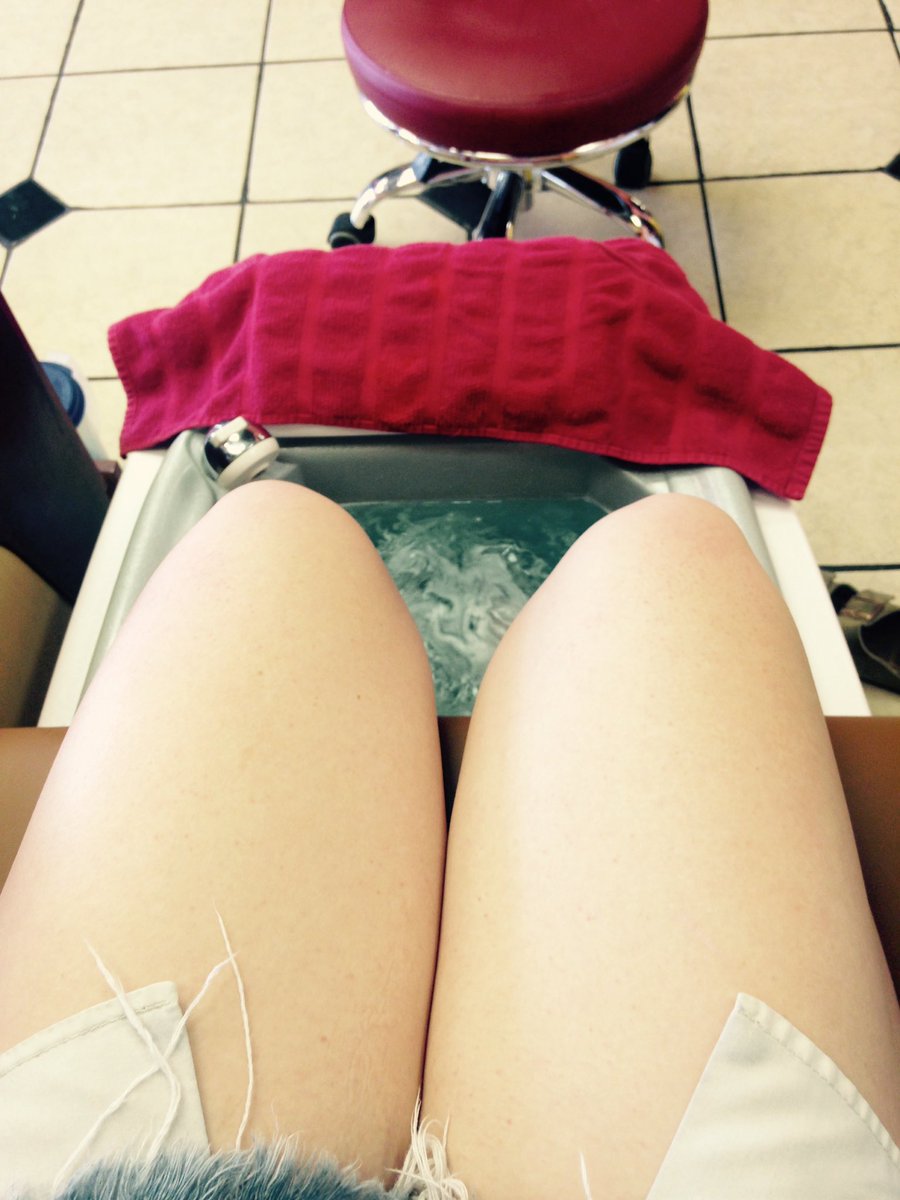 caitroach's tweet photo. Much needed 💅🏼 https://t.co/fScMqzl6oS