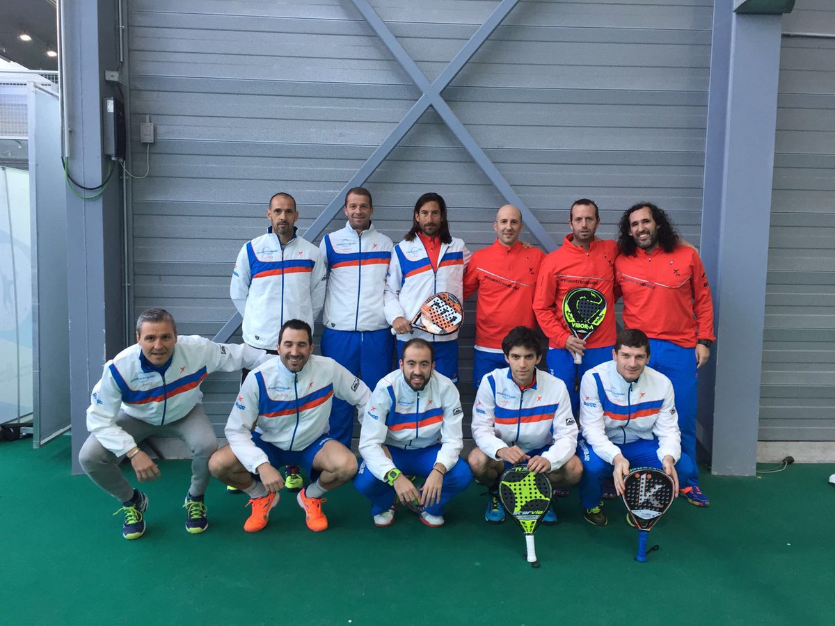 @EntrenaPadel A Masculino Campeón del Cpto Navarro Abs x Equipos al imponerse a @EntrenaPadel B.
Gran trabajo chicos