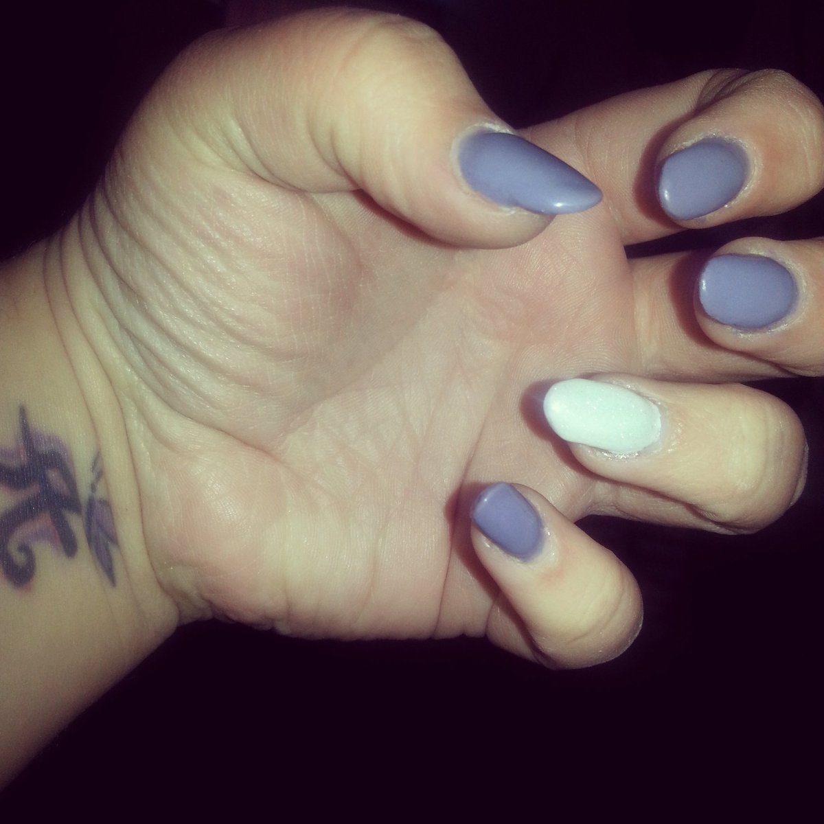 Inner_Beauty16's tweet photo. New nails!#shellac #Cnd #beauty #nails #beautylife https://t.co/mI7hiboMYJ