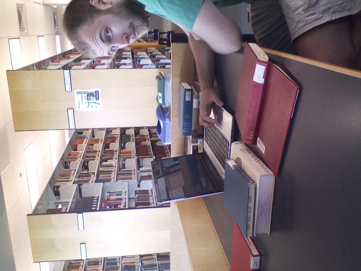 NinaNeedsATwter's tweet image. @wildbillcobb You can't take history majors anywhere without at least ten books. #majorproblems