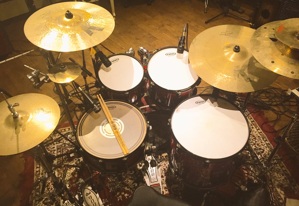 dddrums's tweet photo. Recording for @ItsAmitTrivedi last night #AtTheClick for #UdtaPunjab Recorded by @shadabRayeen @ashnarula https://t.co/fY0rTgvfw9
